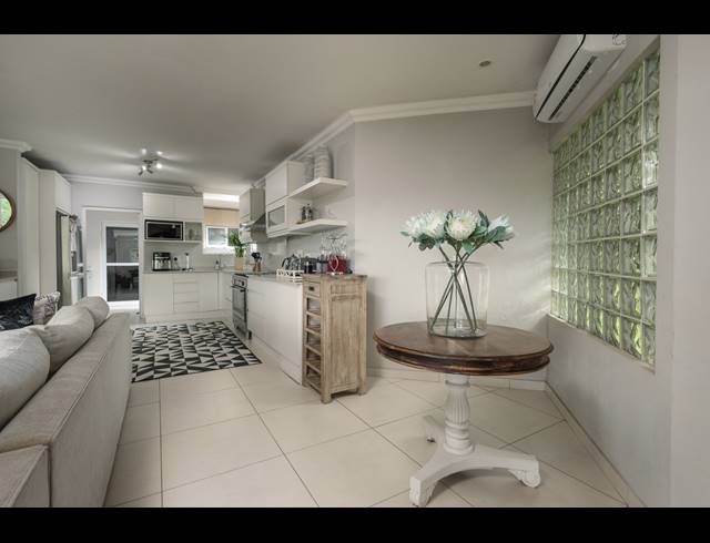 3 BEDROOM SIMPLEX FOR SALE IN LA LUCIA